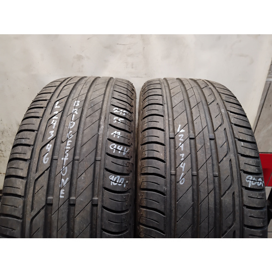 Bridgestone TuranzaT001 215/55R17 94V ( L24346 )